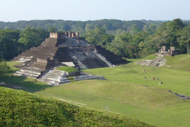 MAYAS