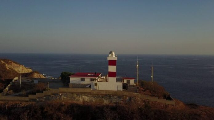 playa-michoacan-faro-de-bucerias