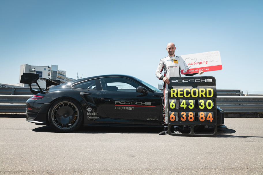 Porsche 911 GT2 RS Prompe el récord del auto de producción masiva más rápido en Nürburgring
