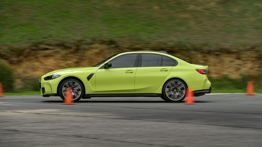 BMW M3 Competition 2022 a prueba, recuperando el mítico manejo de sus predecesores
