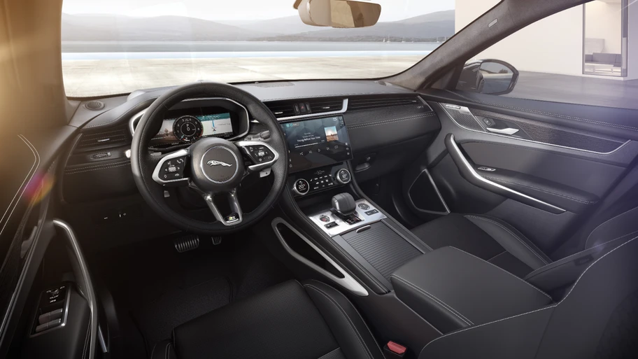 Jaguar F-Pace 2022, estrena motor y ahora integra Alexa