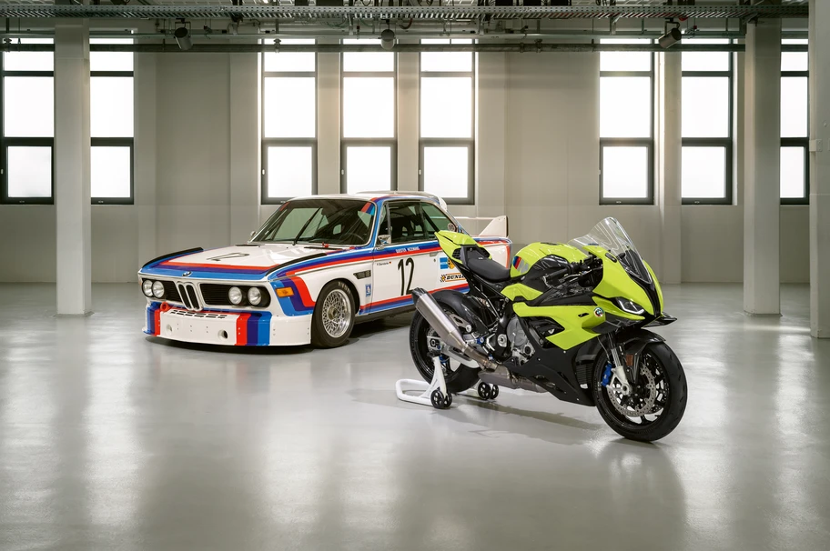 BMW M 1000 RR 50 Years M, la moto que honra medio centenario de BMW M GmbH