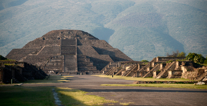 piramide-de-la-luna