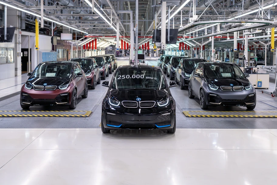 BMW termina la producción del i3, el primer auto eléctrico de BMW Group