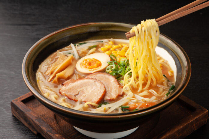 como-se-come-el-ramen.jpg