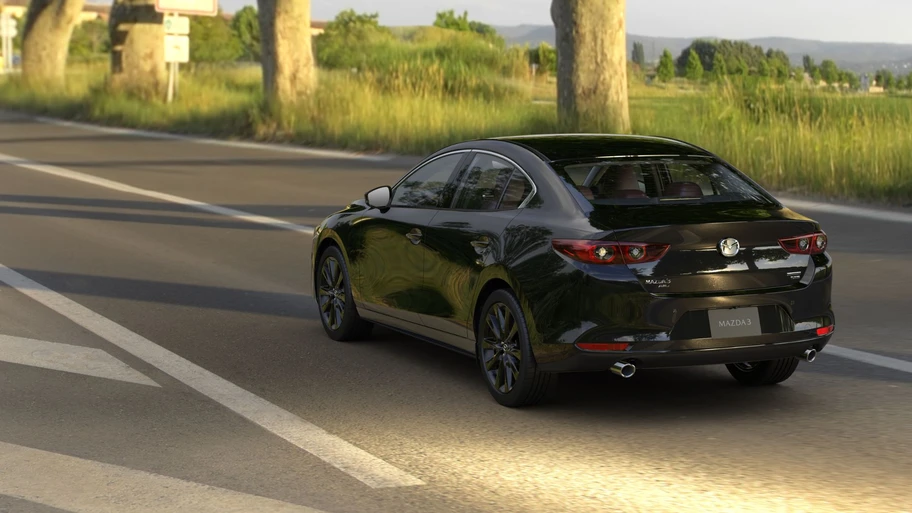 Mazda3 Sedán 2023 llega a México, con más equipamiento y nueva versión Carbon Edition