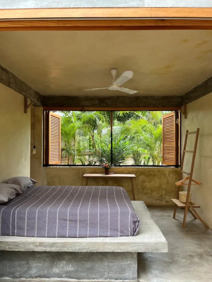 Casa-agua-de-coco-puerto-escondido-768x1024.webp.jpeg