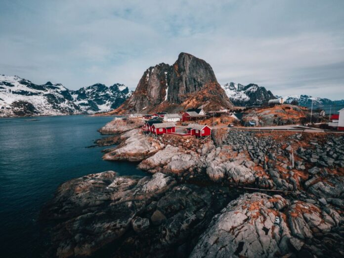 john-o-nolan-paises-con-mas-solteros-noruega-unsplash.jpg