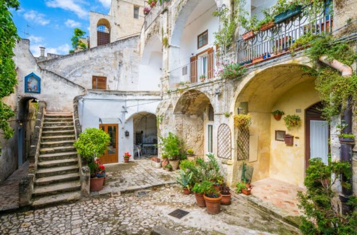 matera-italia-shutterstock-3.jpg