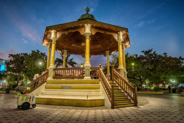 playa-campeche-kioco-de-ciudad-del-carmen-foto-lev-levin-shutterstockcom.jpg